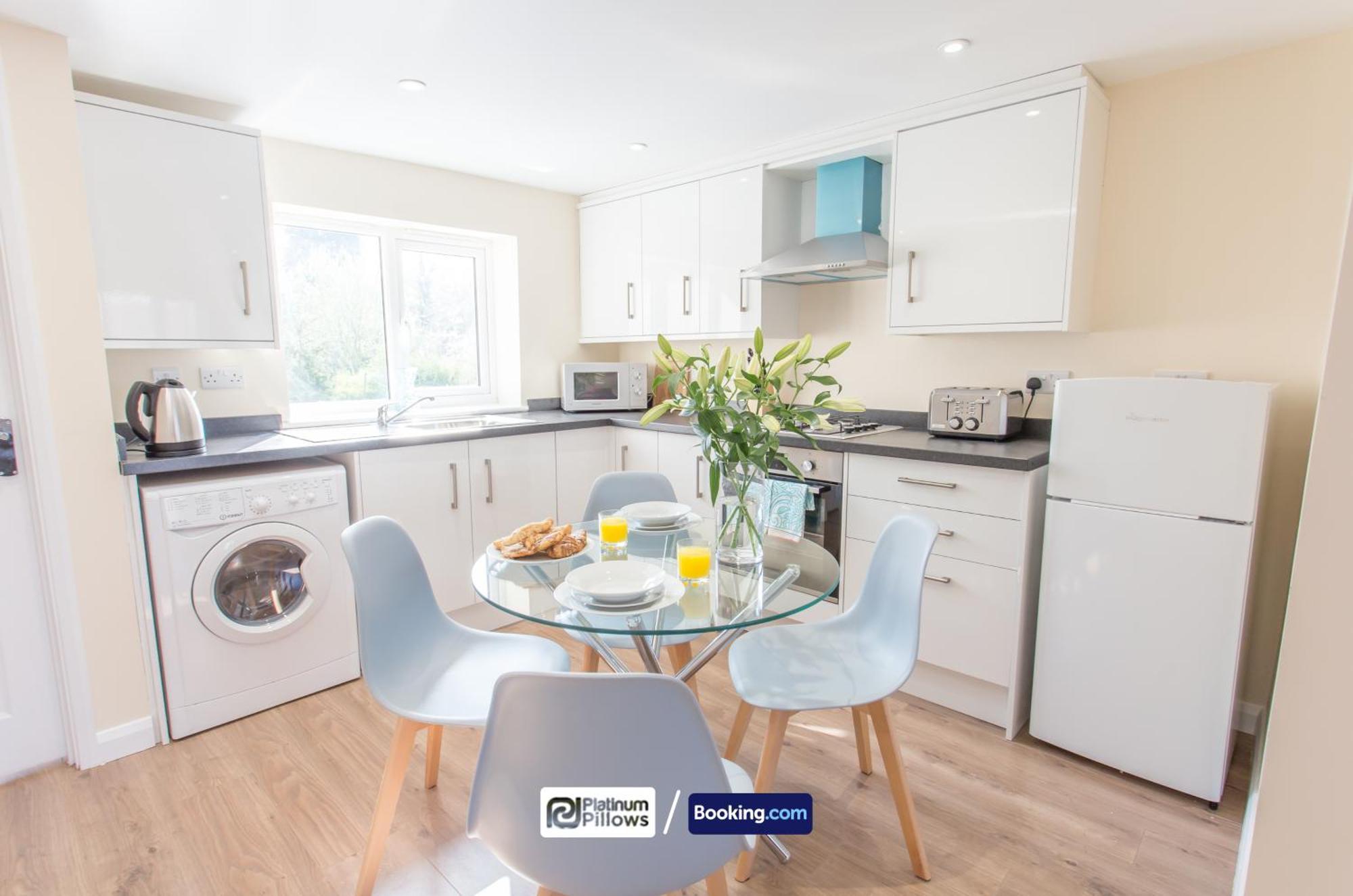 Modern Oxford 2 Bedroom Apartments, Near John Radcliffe Hospital, Weekly & Monthly Deals Exterior photo